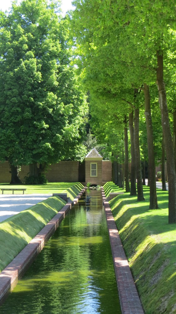 Canal separating Lower and Upper Gardens