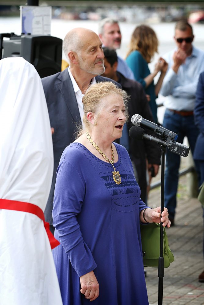 Rosemary Pettit, Mayoress of Hammersmith and Fulham, at the Unveiling